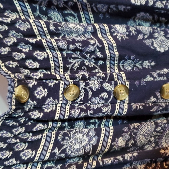 American Eagle Outfitters  top - Picture 2 of 4